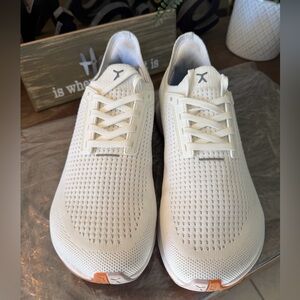 Flux Footwear Adapt Runner